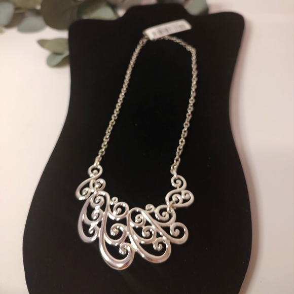 Gypsy Jewels Jewelry - NWT Gypsy Jewels silver scroll plate bib necklace